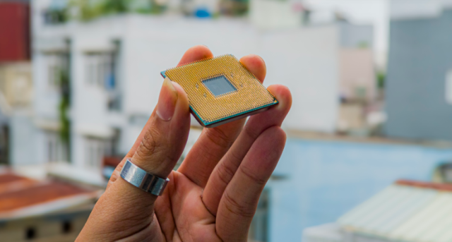 AMD Ryzen 5 5500 và AMD Ryzen 5 5600 đi kèm AMD Radeon RX550 – Hầu bao hạn hẹp nhưng vẫn muốn chiến game tới nóc, chọn ngay combo này.